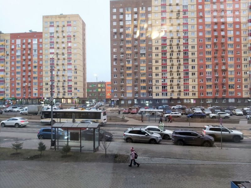 Молодёжный бульвар, 6